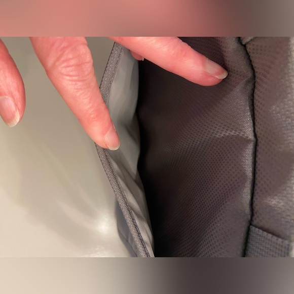 STM Crossbody Tablet iPad Bag —Pockets, Pockets, Pockets! - Picture 8 of 13